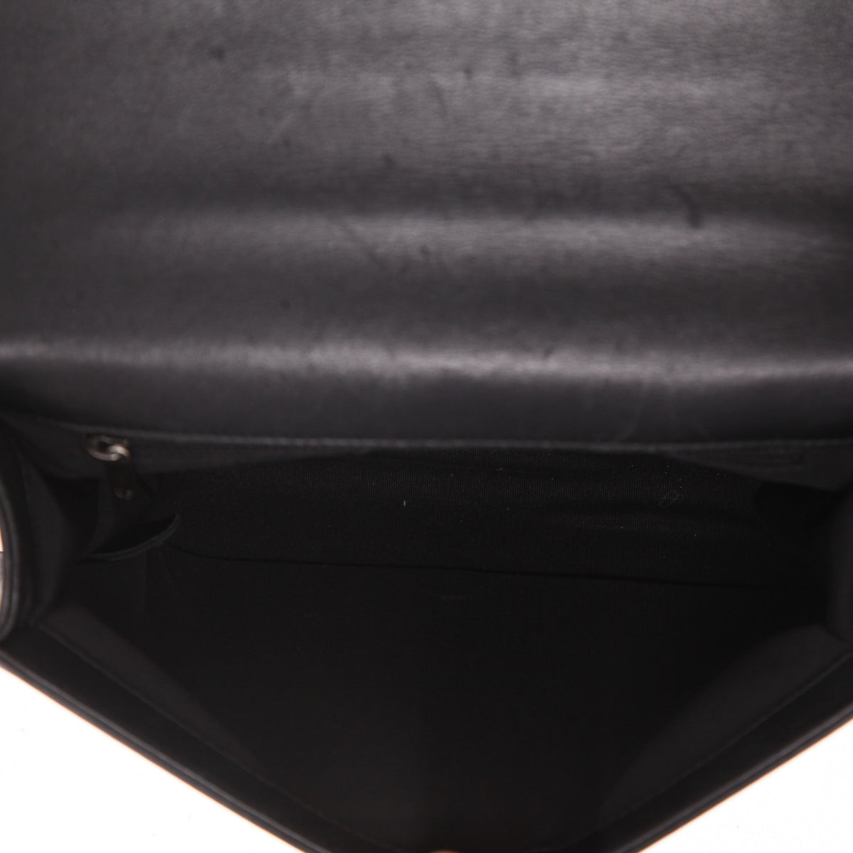Chanel Boy shoulder bag in black quilted leather - DETAIL 3