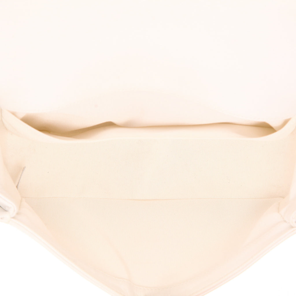 Chanel Boy shoulder bag in white leather cannage - DETAIL 3