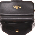 Chanel Chain Pouch mini shoulder bag in black quilted leather - DETAIL 3