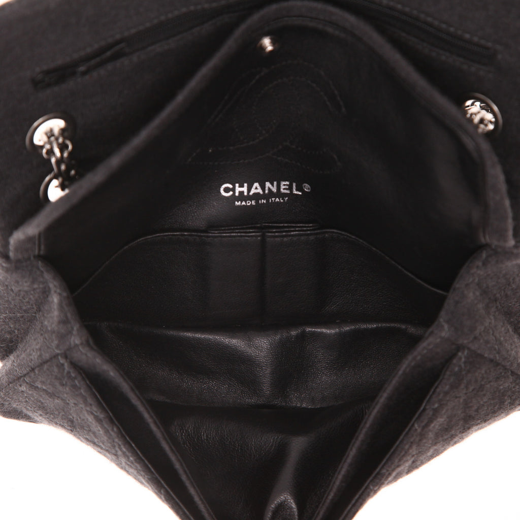Chanel 2.55 Baguette small model handbag in grey jersey - DETAIL 3
