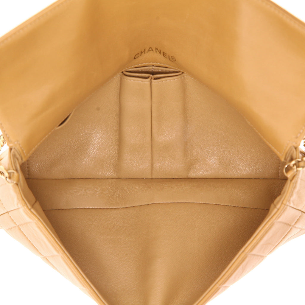 Chanel Choco bar handbag in beige quilted leather - DETAIL 3