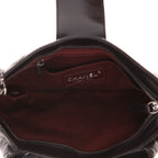 Chanel clutch bag in black distressed leather - DETAIL 3