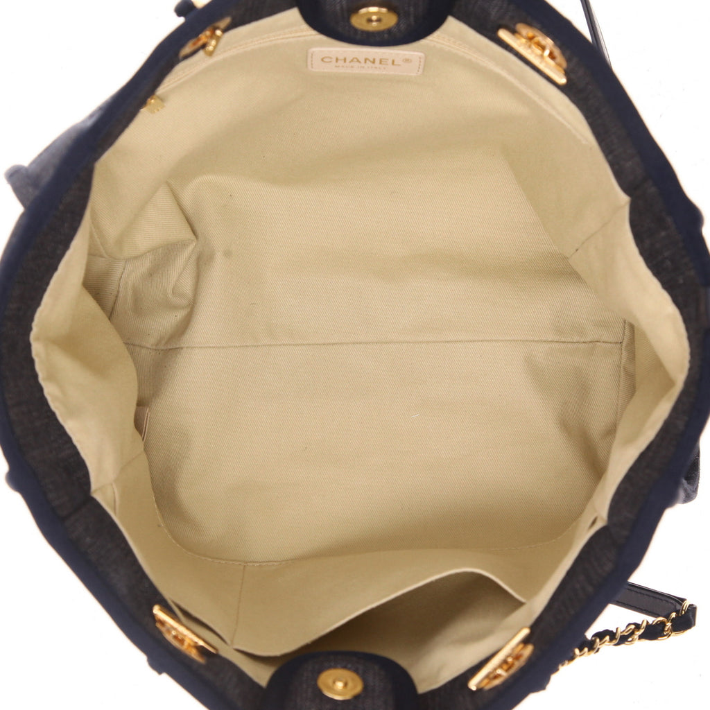 Chanel Deauville shopping bag in navy blue canvas - DETAIL 3