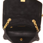 Chanel Diana shoulder bag in black Veau velours - DETAIL 3