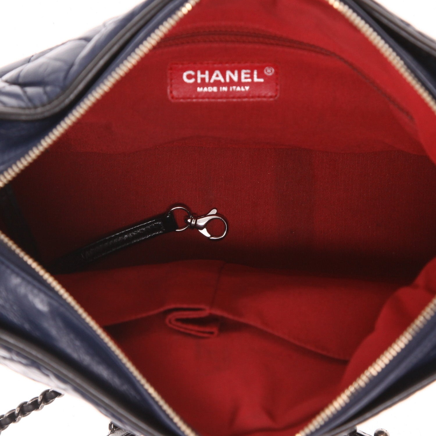 Chanel Gabrielle medium model shoulder bag in navy blue and black quilted leather - DETAIL 3