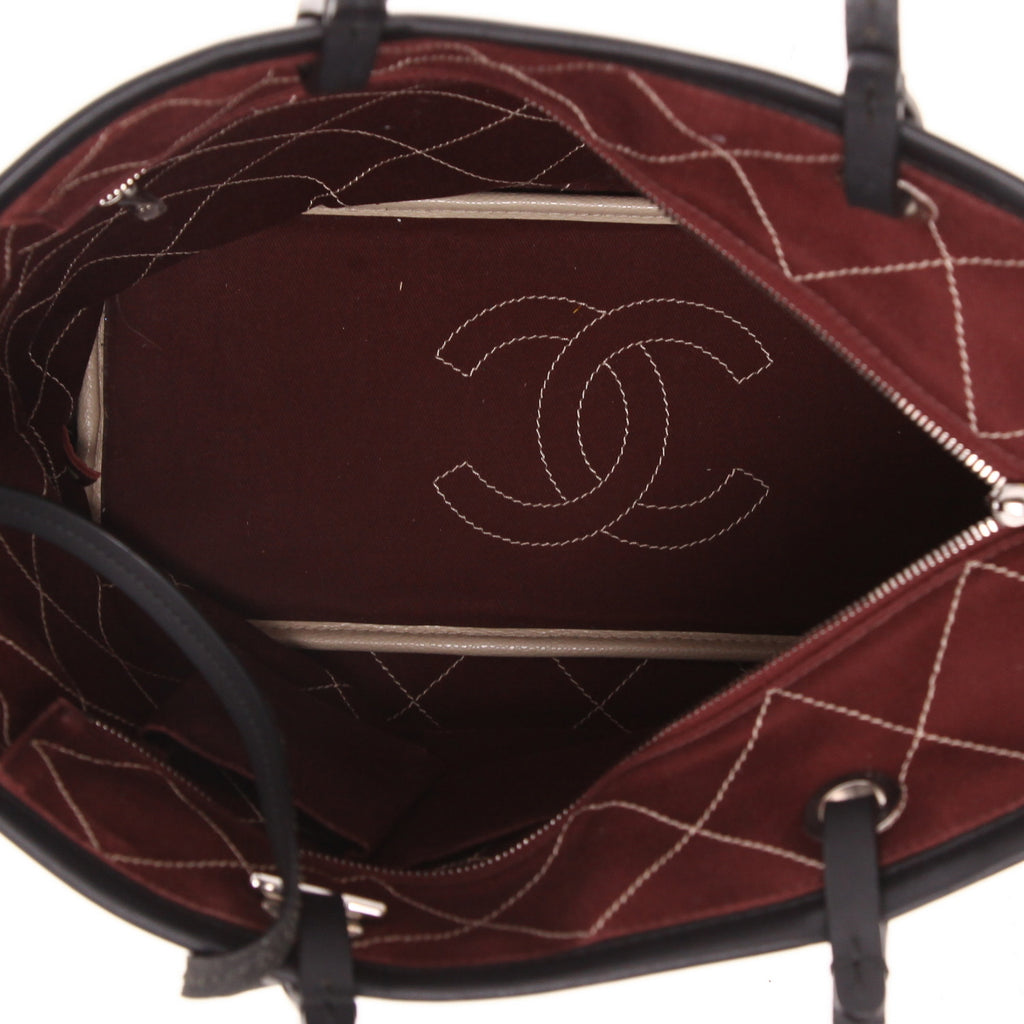 Chanel Grand Shopping shopping bag in beige and black leather - DETAIL 3