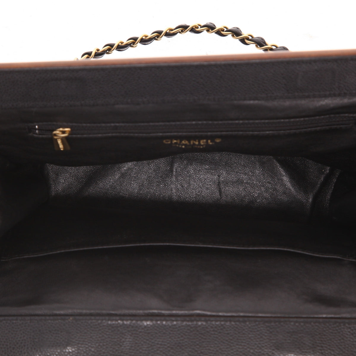 Chanel handbag in black quilted grained leather - DETAIL 3