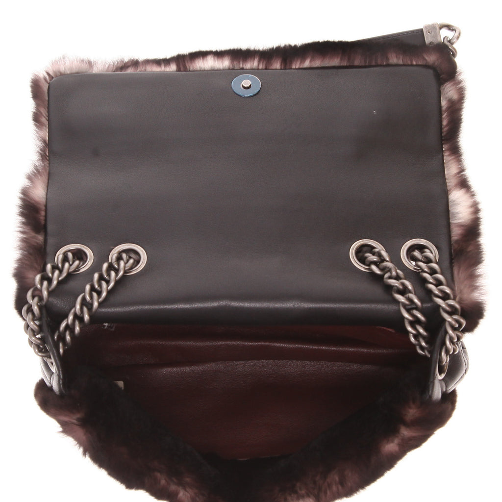 Chanel handbag in brown fur - DETAIL 3