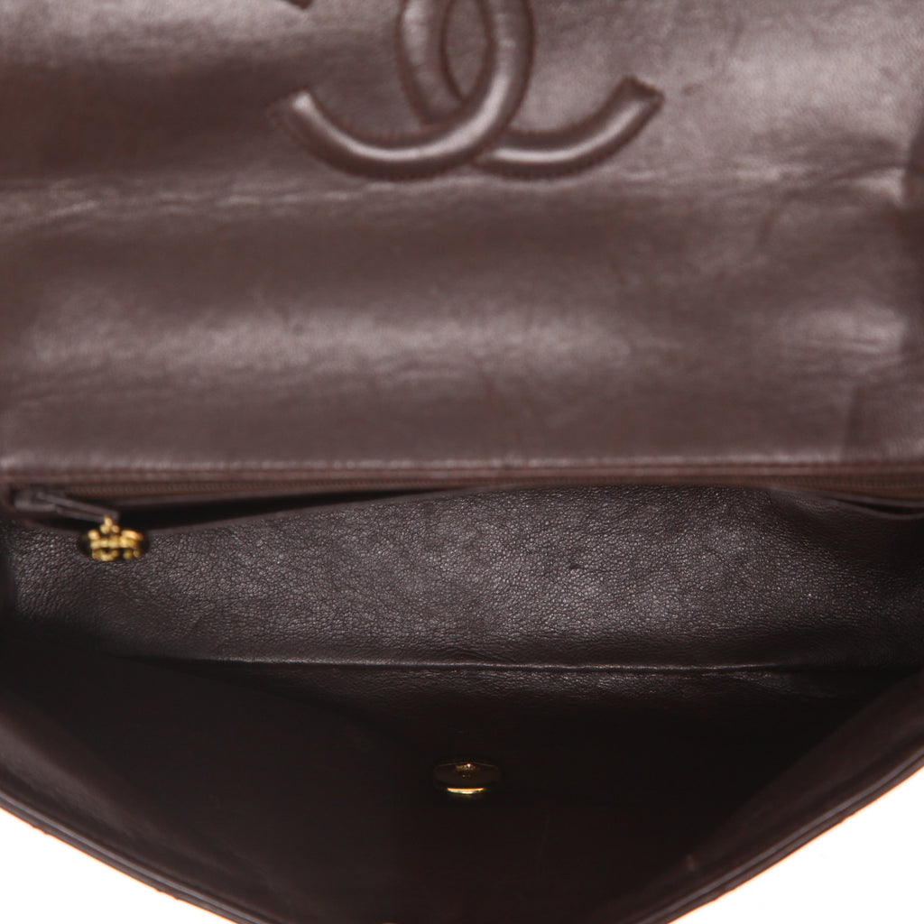 Chanel handbag in brown quilted leather - DETAIL 3