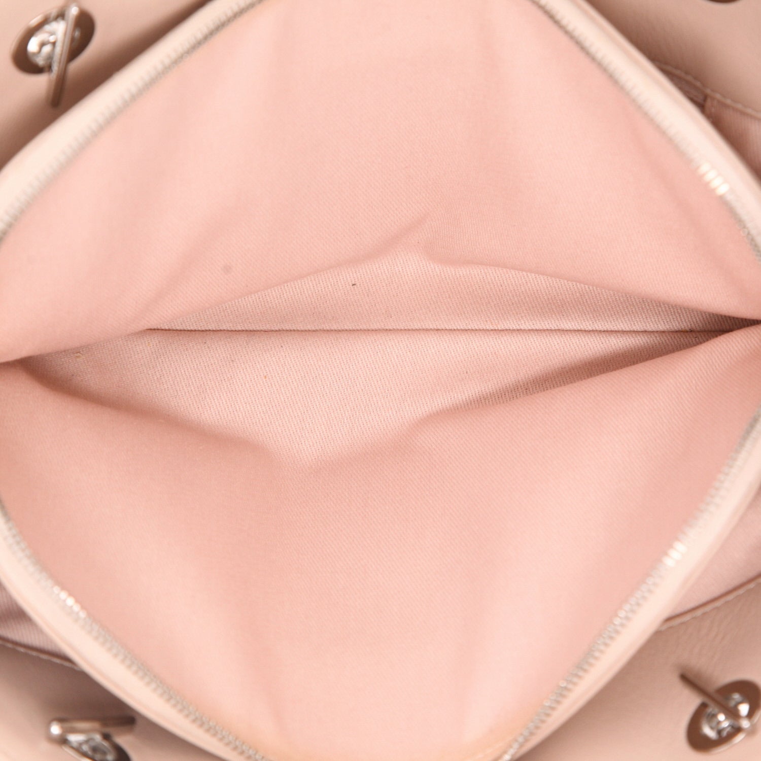 Chanel Mademoiselle handbag in pink quilted leather - DETAIL 3