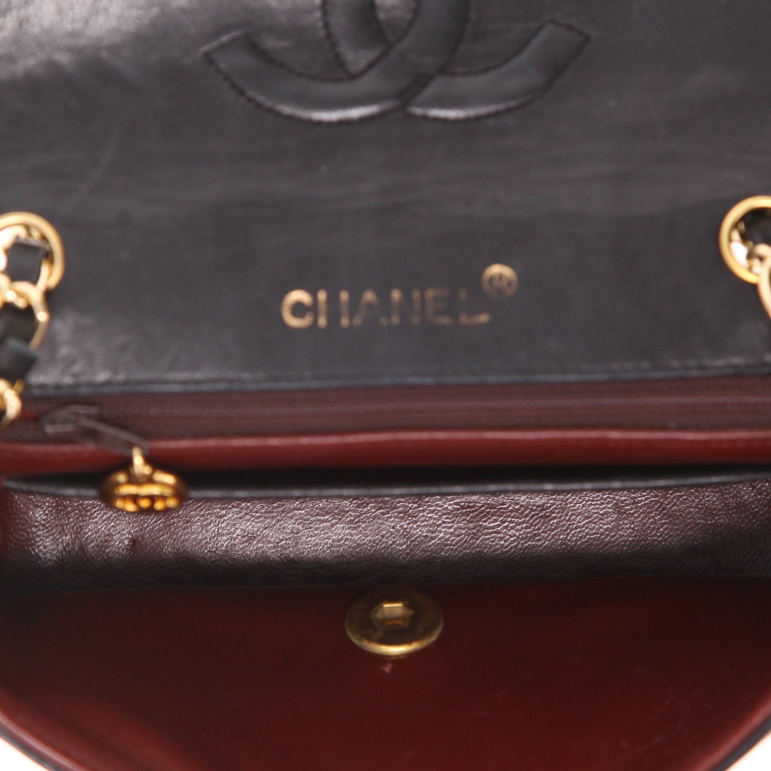 Chanel Mini Timeless handbag in black and burgundy quilted leather - DETAIL 3