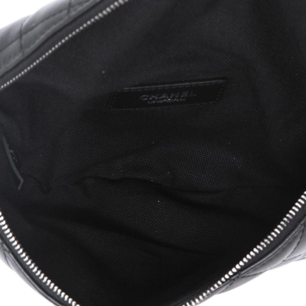 Chanel Pochette clutch-belt in black quilted leather - DETAIL 3