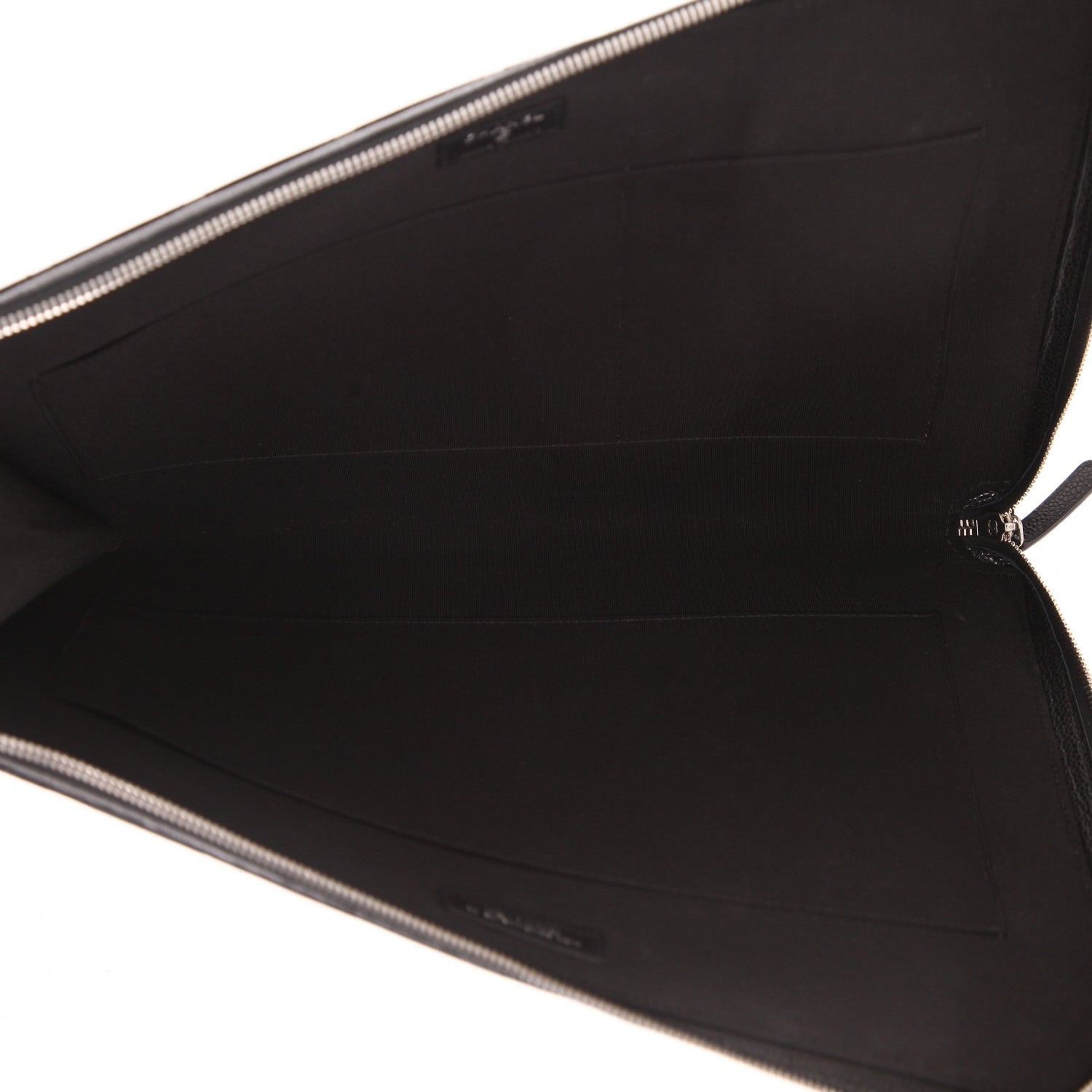 Chanel Pochette pouch in black quilted grained leather - DETAIL 3