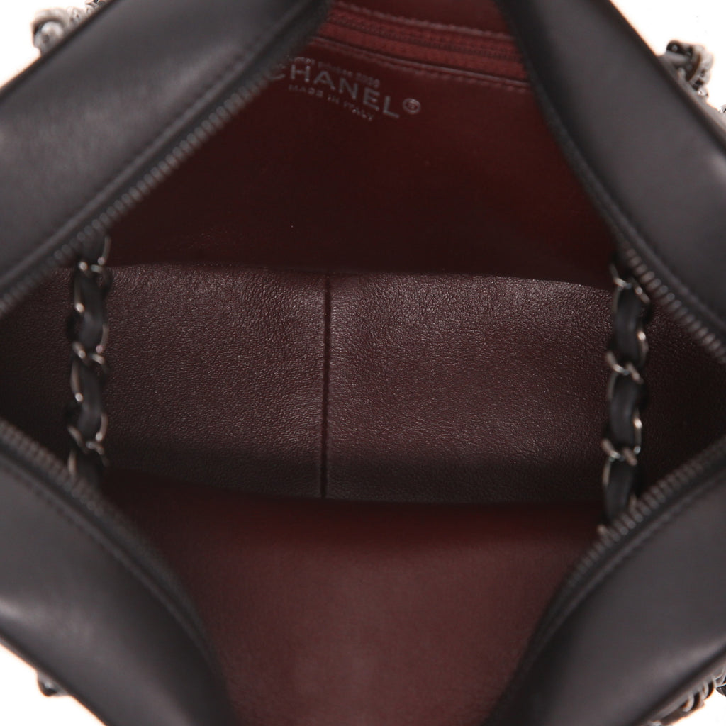 Chanel shoulder bag in black leather - DETAIL 3