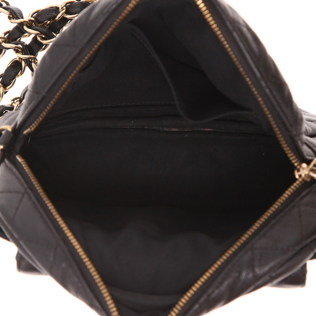 Chanel shoulder bag in black quilted grained leather - DETAIL 3