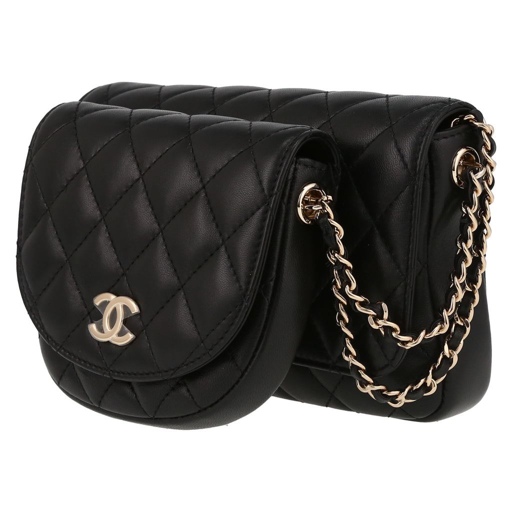 Chanel shoulder bag in black quilted leather - DETAIL 3