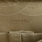Chanel shoulder bag in gold quilted leather - DETAIL 3