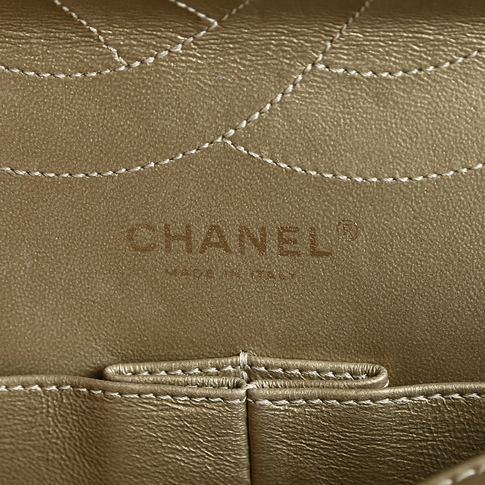 Chanel shoulder bag in gold quilted leather - DETAIL 3