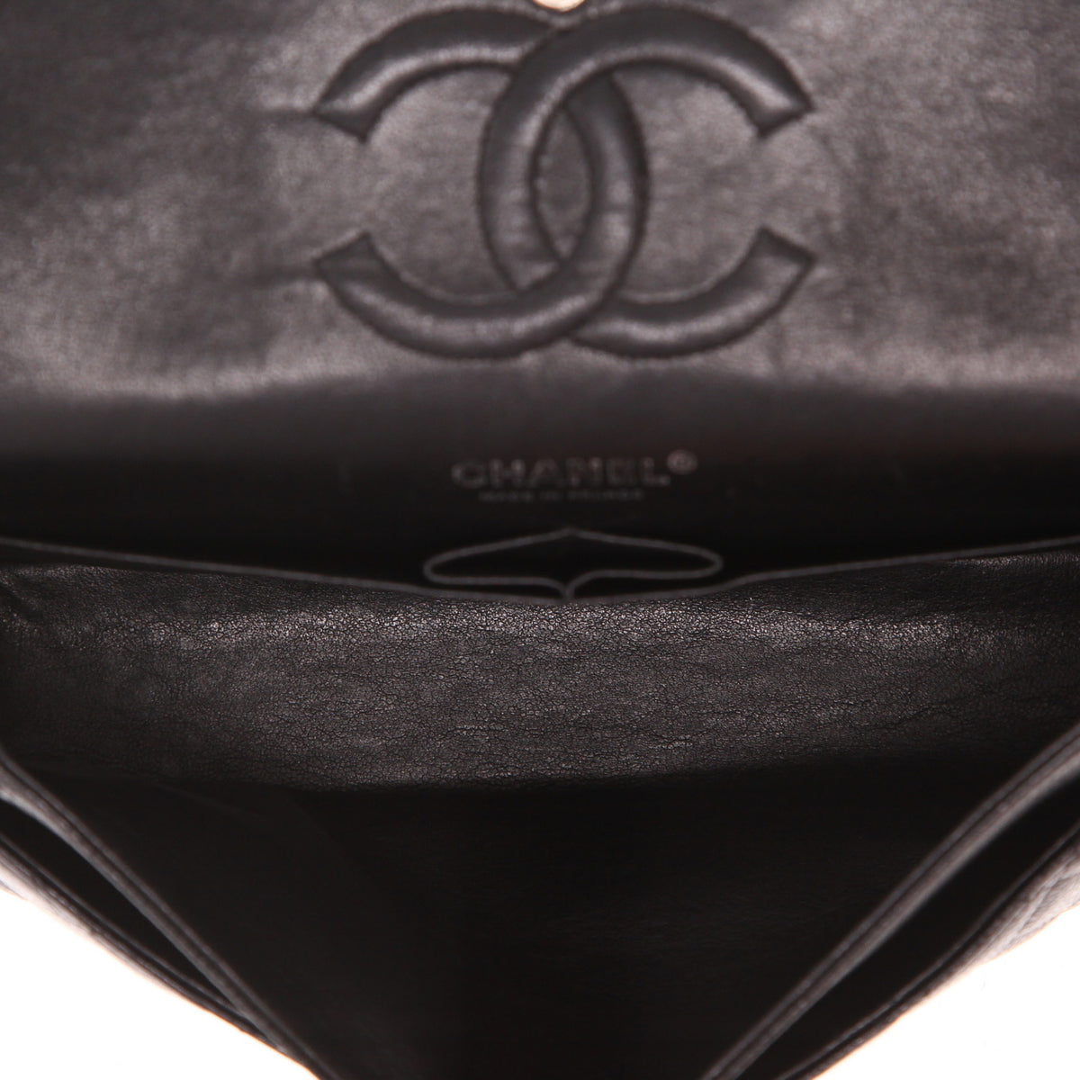Chanel Timeless Classic handbag in black quilted grained leather - DETAIL 3