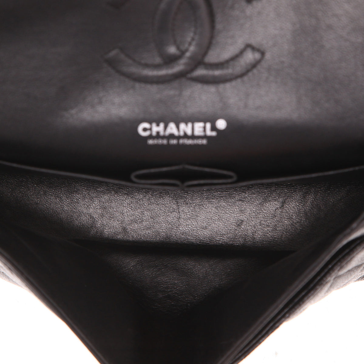 Chanel Timeless Classic handbag in black quilted grained leather - DETAIL 3