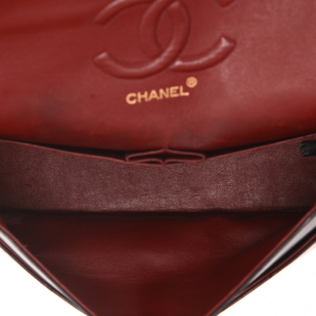 Chanel Timeless Classic handbag in black quilted leather - DETAIL 3