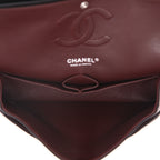Chanel Timeless Classic handbag in black quilted leather - DETAIL 3