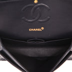Chanel Timeless Classic handbag in navy blue quilted leather - DETAIL 3