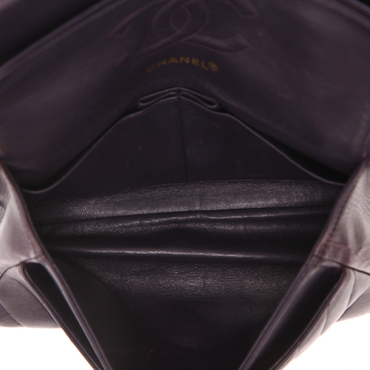 Chanel Timeless Classic handbag in purple chevron quilted leather - DETAIL 3