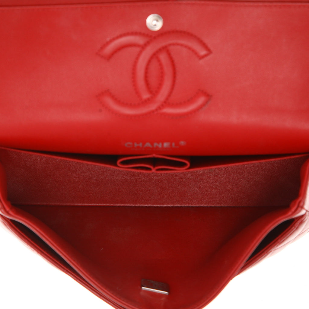 Chanel Timeless Classic handbag in red quilted leather - DETAIL 3