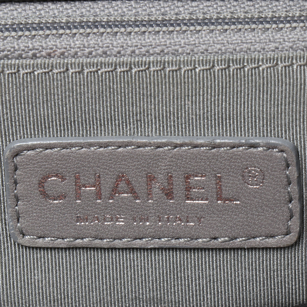 Chanel Timeless Classic medium model handbag in black quilted canvas and grey jersey - DETAIL 3