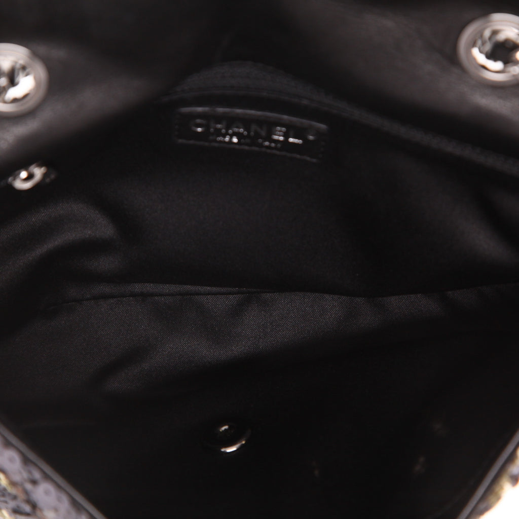 Chanel Timeless handbag in brown, silver and golden brown paillette - DETAIL 3