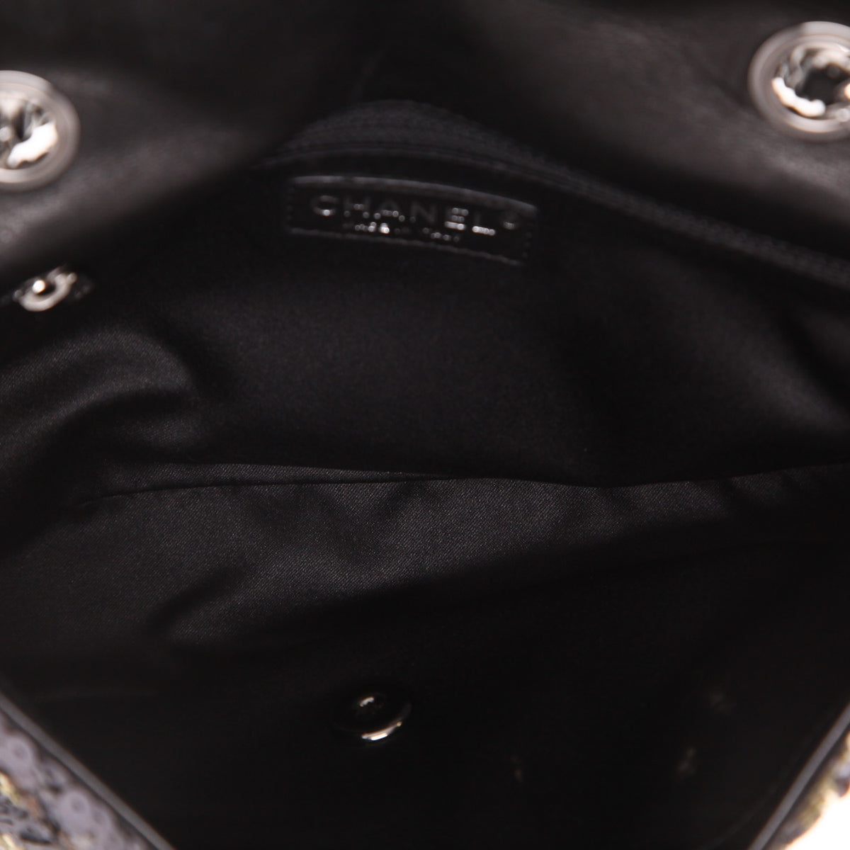 Chanel Timeless handbag in brown, silver and golden brown paillette - DETAIL 3