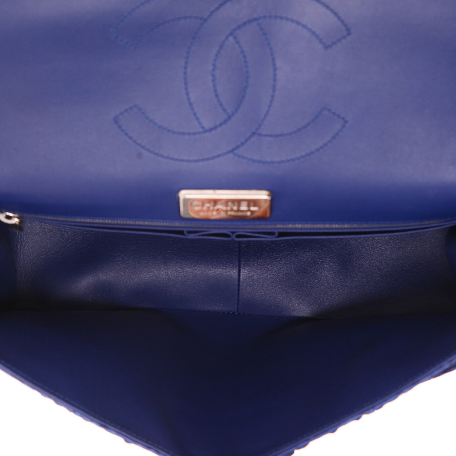 Chanel Timeless Jumbo handbag in Bleu Marine python - DETAIL 3