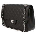 Chanel Timeless Jumbo shoulder bag in black quilted grained leather - DETAIL 3