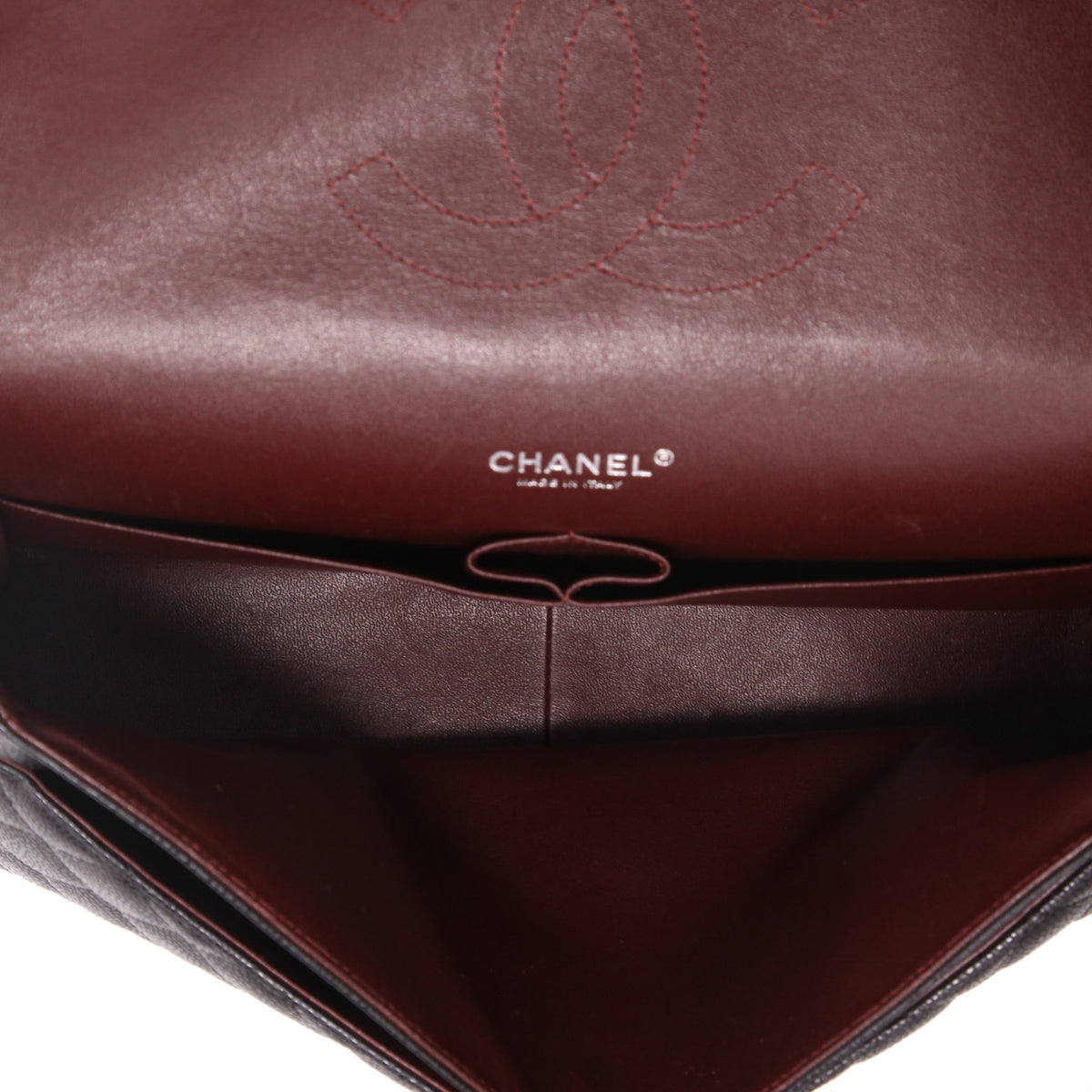 Chanel Timeless Maxi Jumbo handbag in black quilted grained leather - DETAIL 3