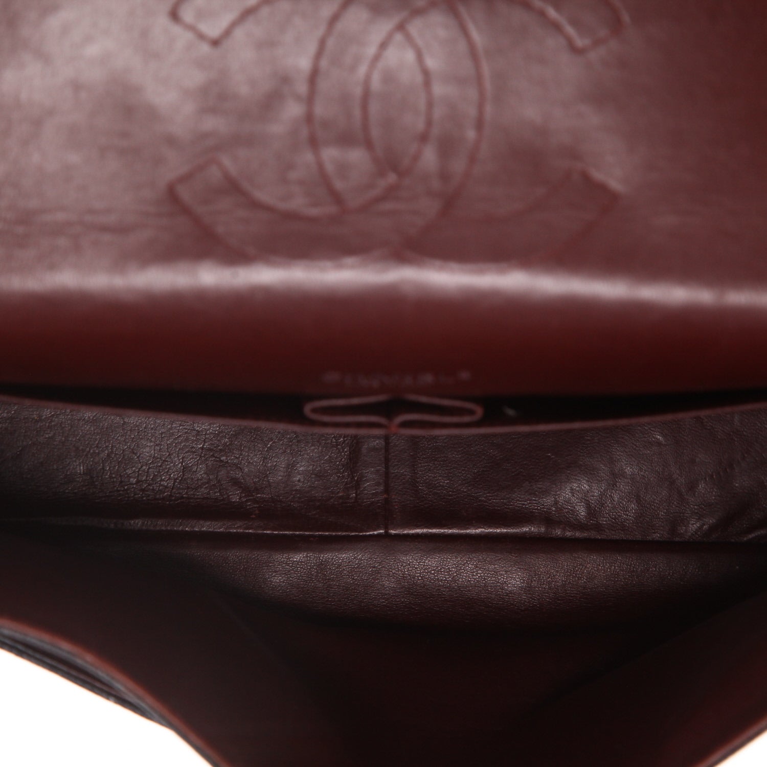 Chanel Timeless Maxi Jumbo shoulder bag in black quilted grained leather - DETAIL 3