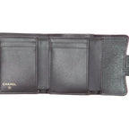 Chanel Timeless wallet in green and purple holographic quilted grained leather - DETAIL 3