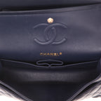 Chanel Timeless Petit handbag in navy blue quilted leather - DETAIL 3