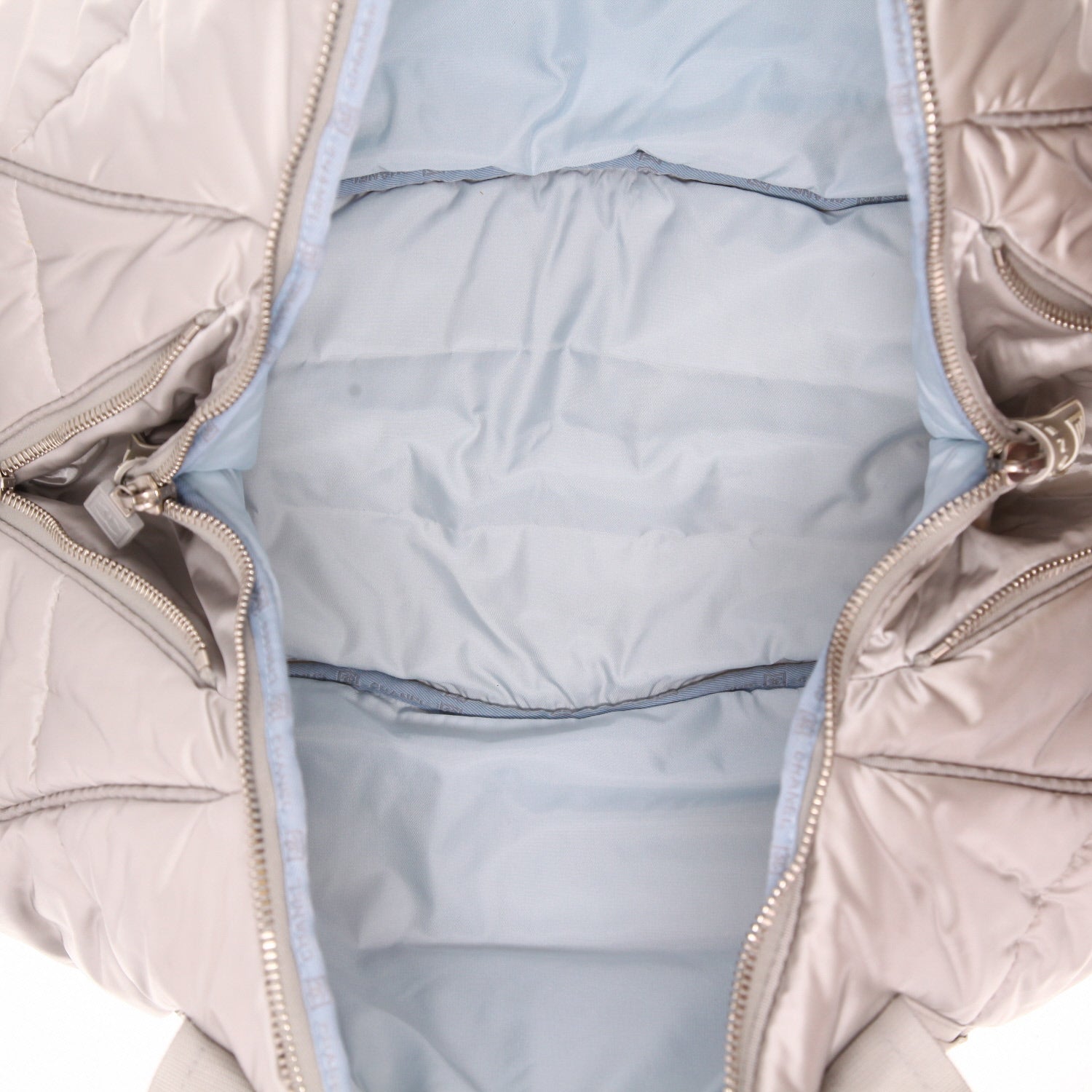 Chanel travel bag in silver canvas - DETAIL 3
