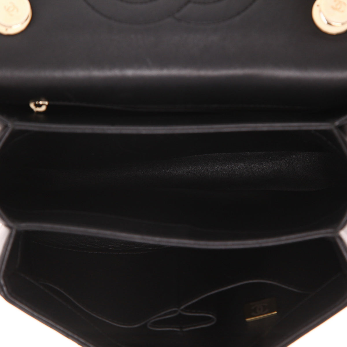 Chanel Trendy CC shoulder bag in black quilted leather - DETAIL 3