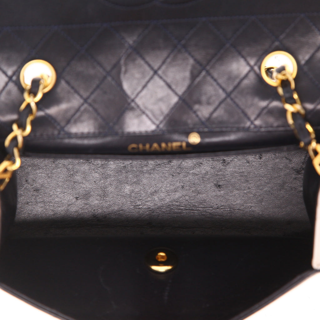 Chanel Vintage handbag in blue and white quilted leather - DETAIL 3