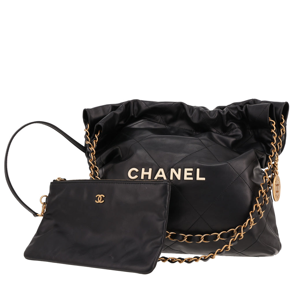 Chanel 22 small model handbag in black leather - DETAIL 4