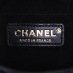 Chanel handbag in black quilted leather - DETAIL 4