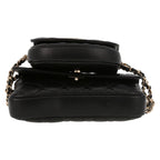 Chanel shoulder bag in black quilted leather - DETAIL 4