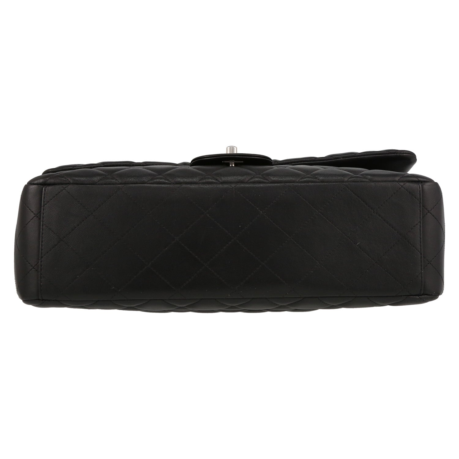 Chanel Timeless Maxi Jumbo shoulder bag in black quilted leather - DETAIL 4
