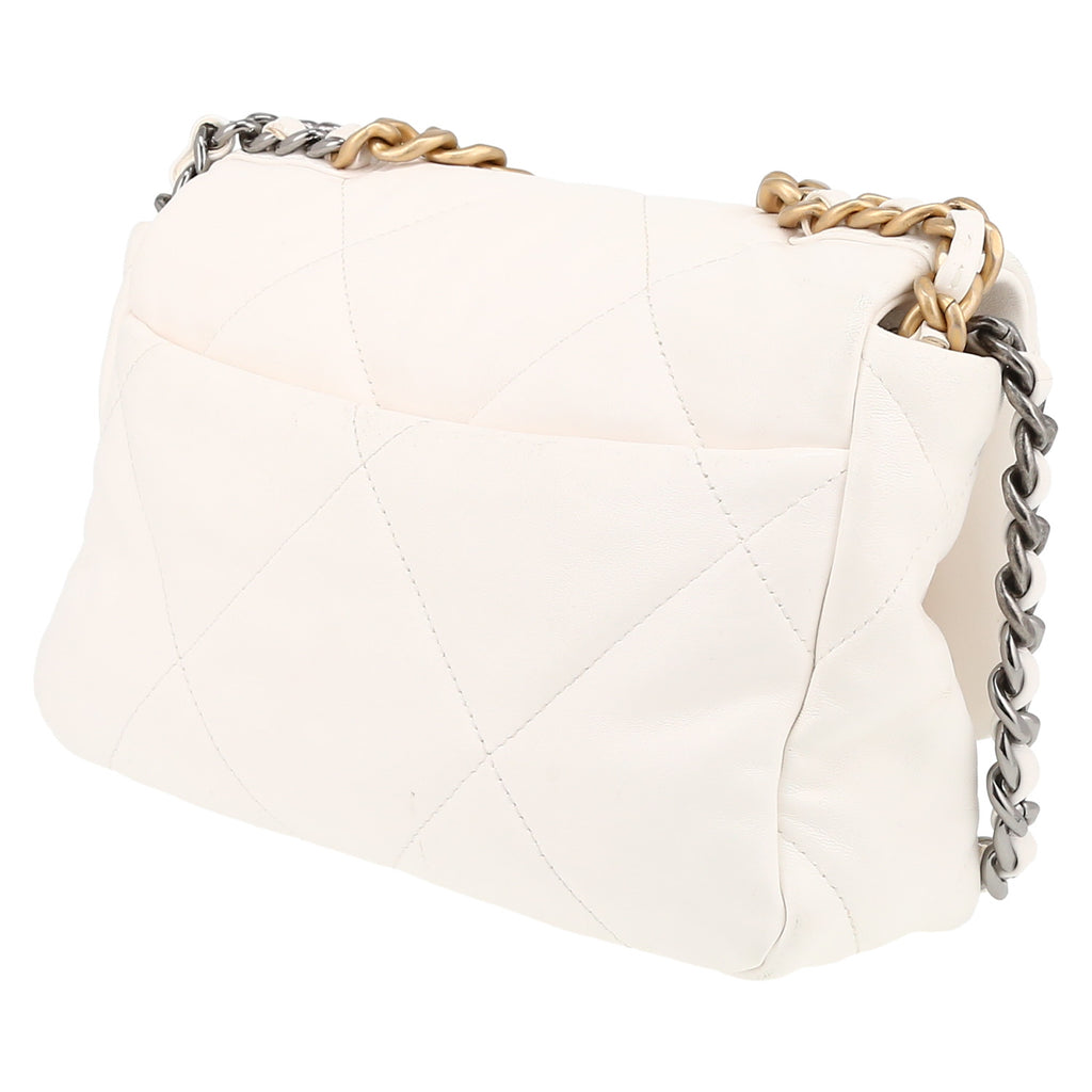 Chanel 19 shoulder bag in white quilted leather - DETAIL 5