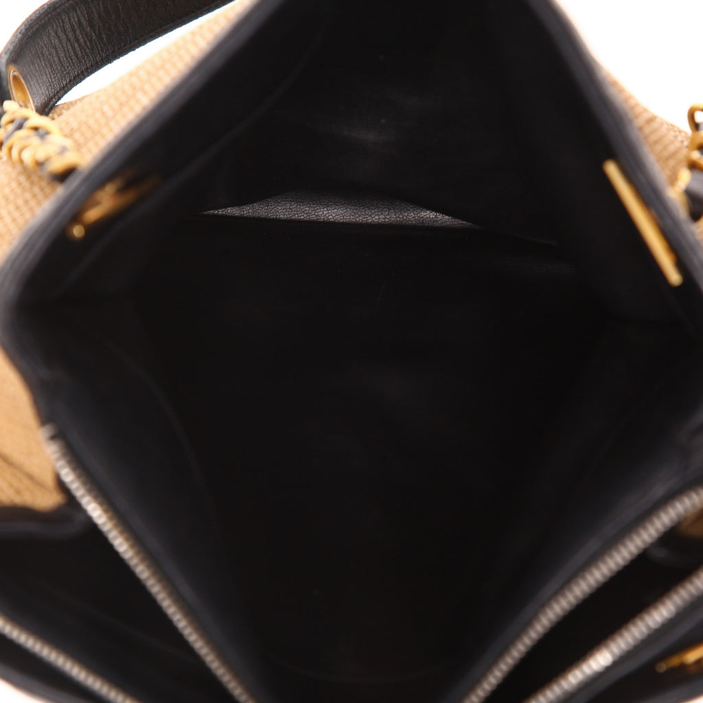 Vintage Chanel 'Shopping' handbag in raffia and black leather - DETAIL 5