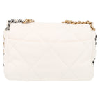 Chanel 19 shoulder bag in white quilted leather - DETAIL 7