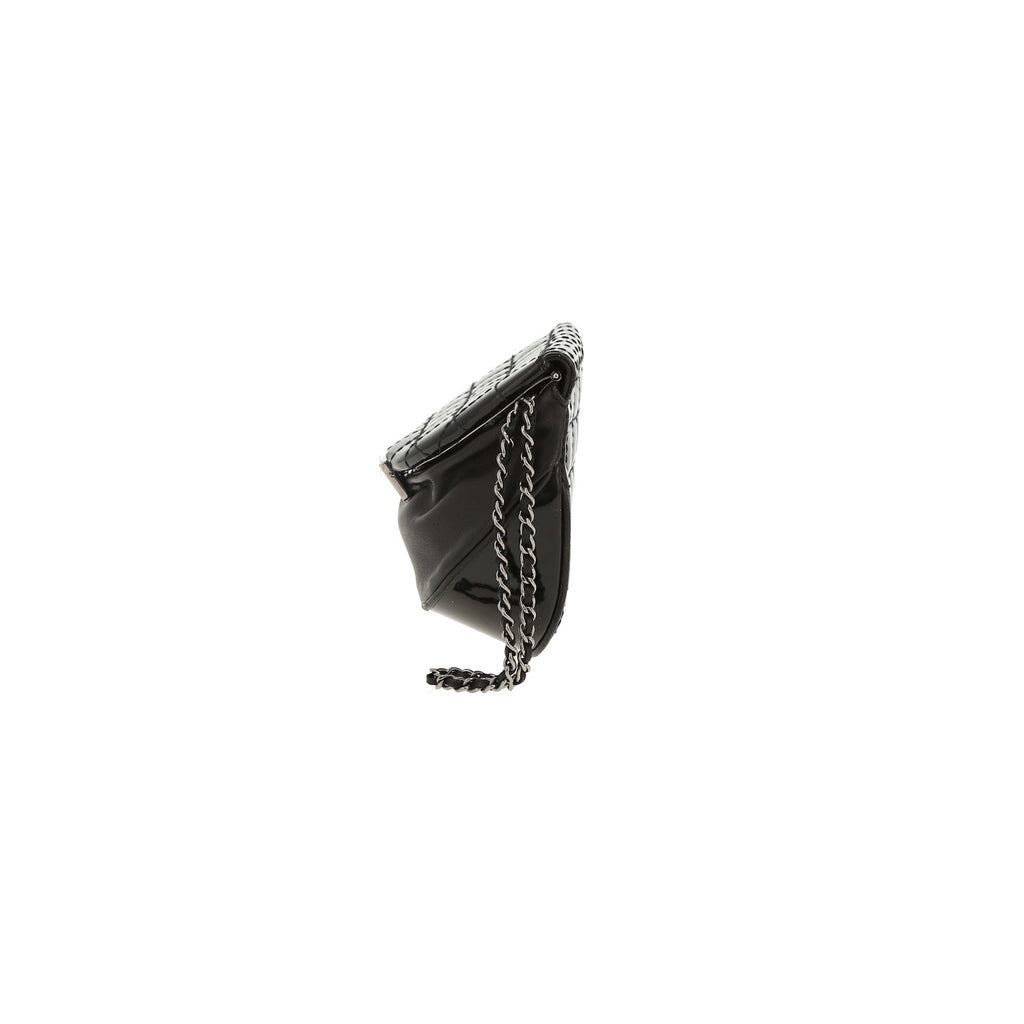 Chanel Editions Limitées clutch in black patent quilted leather and black leather - DETAIL 7