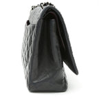 Chanel Timeless Maxi Jumbo handbag in black quilted leather - DETAIL 7